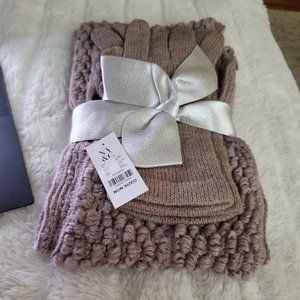 NWT 2-Piece Popcorn-Knit Scarf & Gloves Set